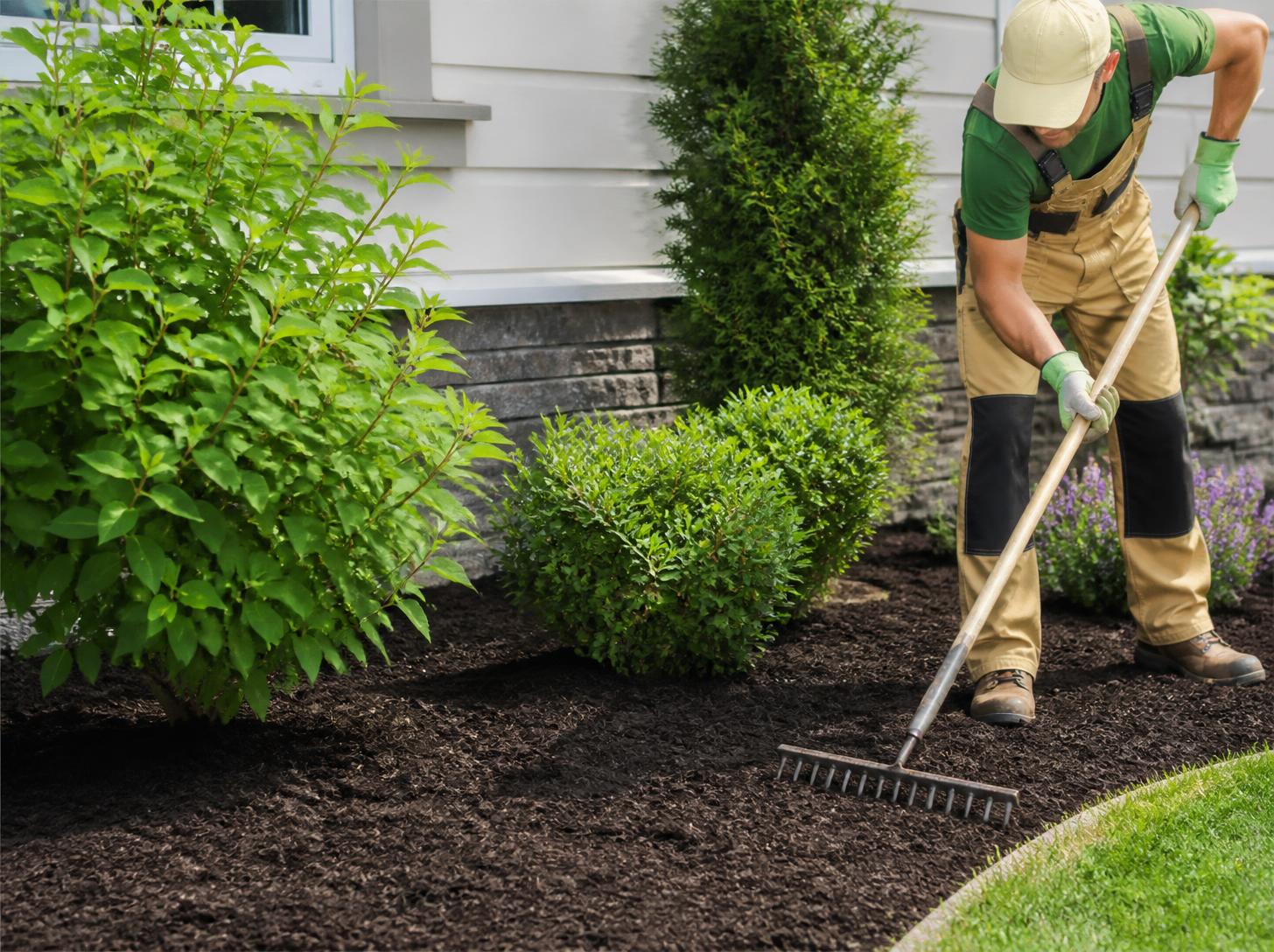 mulch-installation-spreading-professional